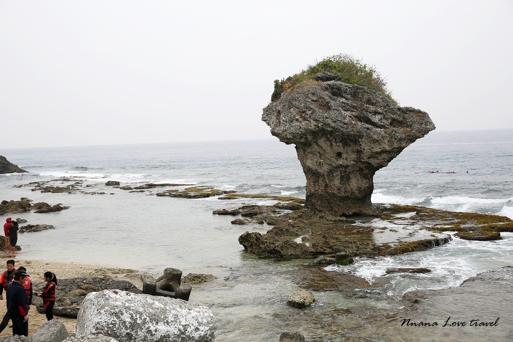 屏東小琉球》小琉球花瓶岩。珊瑚礁岩長的很像花瓶?浮潛熱門景點 - Nana愛旅行札記