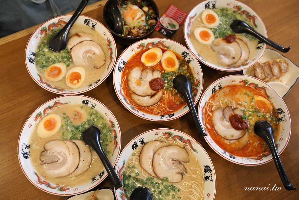 沖繩》暖暮拉麵(系滿店)。沖繩超人氣美食暖暮拉麵,走到哪都是台灣人