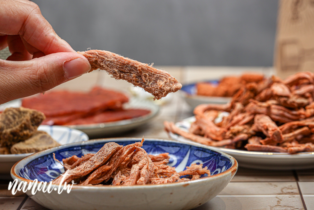 台中沙鹿必買伴手禮！陳石城肉脯近百年老店，大推首創全肉製炭燒脆脆丸 - Nana愛旅行札記