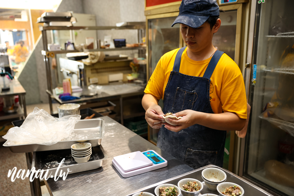 彰化鹿港排隊美食！餅留香厚蔥千層餅專賣鹿港總店，每日現做賣完為止 - Nana愛旅行札記