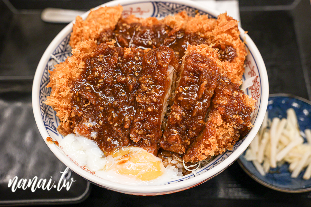かつてん 苫小牧総本店！日本北海道必吃豬排丼飯，豬排丼吃一次就愛上！ - Nana愛旅行札記