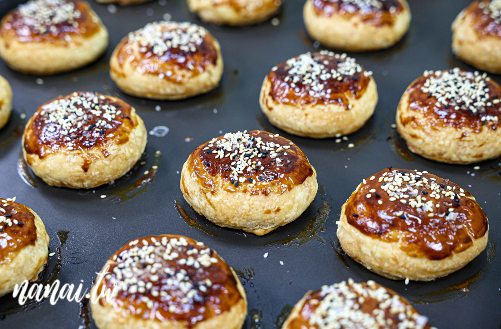 彰化田中橙義製研所！秒殺黃金田燒餅，外皮香酥，奶香與微甜奶糖餡好吃 - Nana愛旅行札記