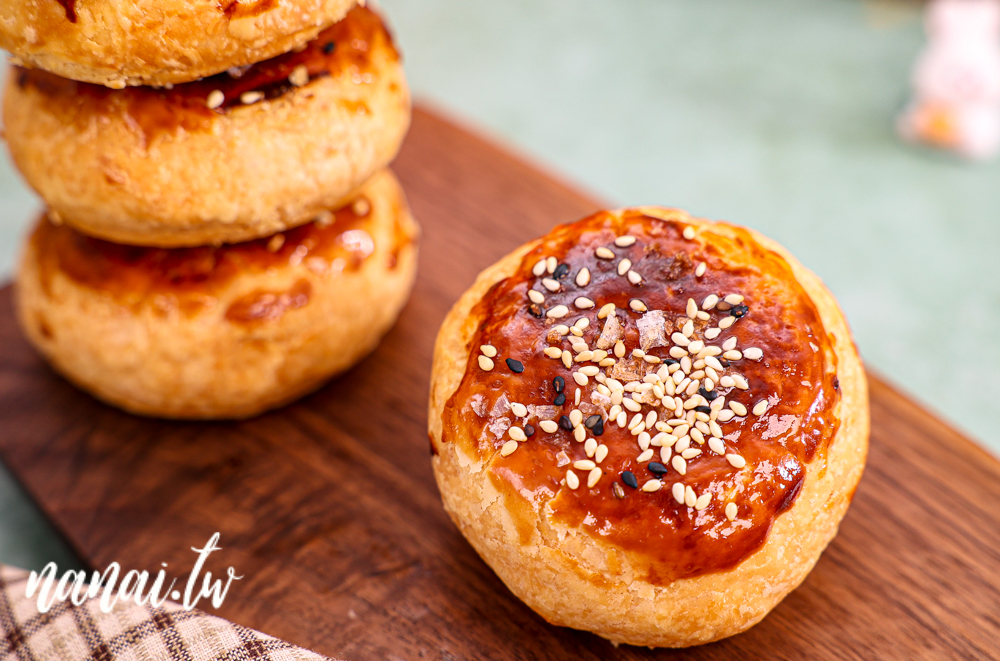 彰化田中橙義製研所！秒殺黃金田燒餅，外皮香酥，奶香與微甜奶糖餡好吃 - Nana愛旅行札記