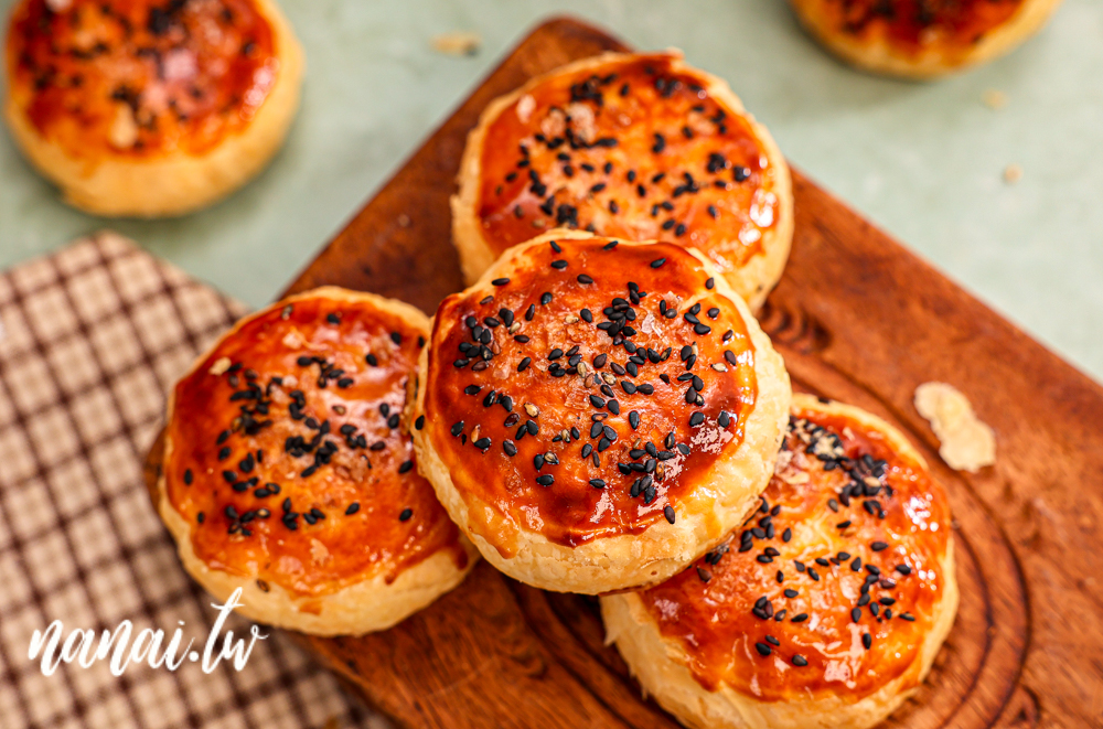 彰化田中橙義製研所！秒殺黃金田燒餅，外皮香酥，奶香與微甜奶糖餡好吃 - Nana愛旅行札記