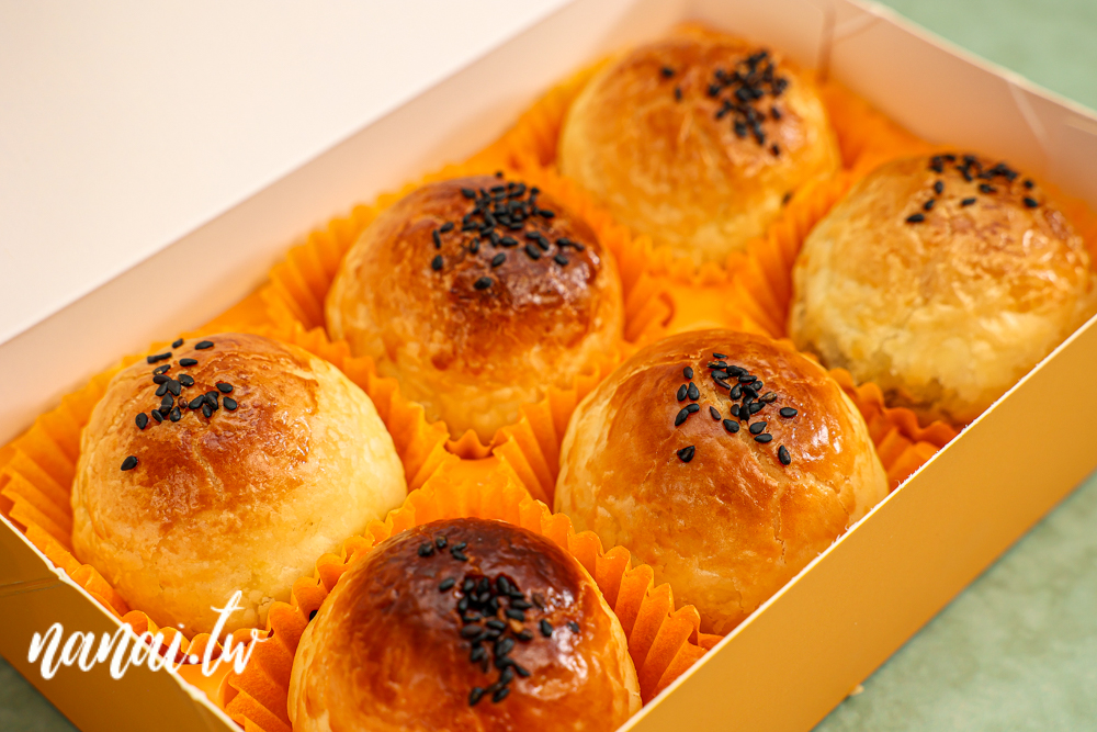 彰化田中橙義製研所！秒殺黃金田燒餅，外皮香酥，奶香與微甜奶糖餡好吃 - Nana愛旅行札記