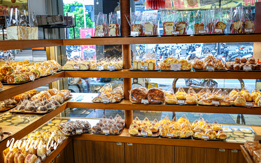 金妮蛋糕店，南投草屯在地40年老店！必買生日蛋糕，中秋蛋黃酥 - Nana愛旅行札記