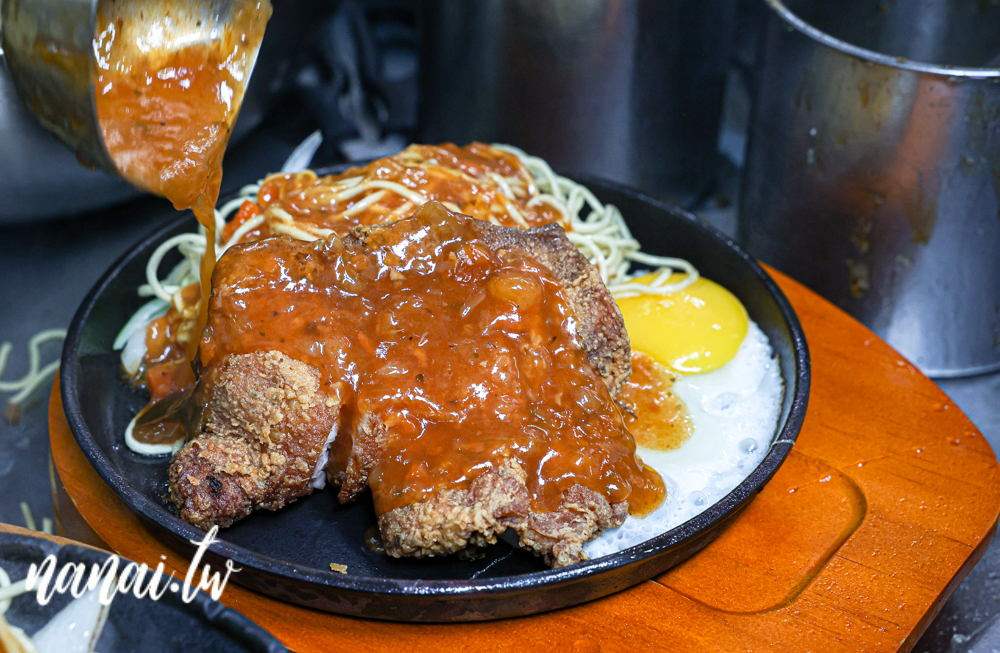 員林新開雞排王平價排餐！最低200元起，飲料，冰淇淋，濃湯自助吧，小型溜滑梯 - Nana愛旅行札記