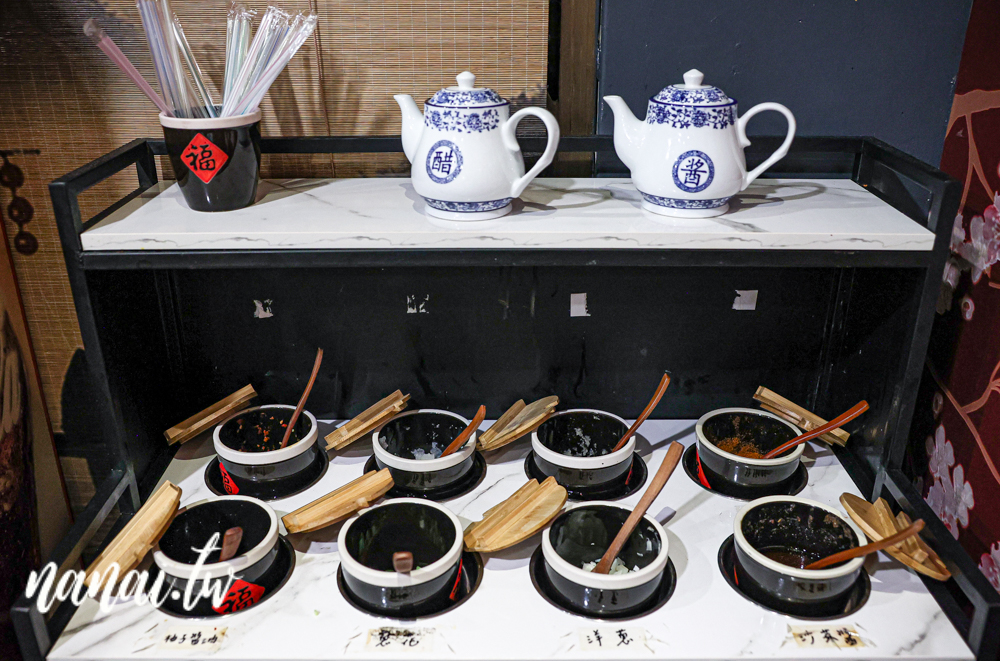 后來宮廷鍋物&醬蟹屋！台中市政府旁竟然藏著正宗韓國醬油螃蟹，不用飛韓國也能吃到 - Nana愛旅行札記