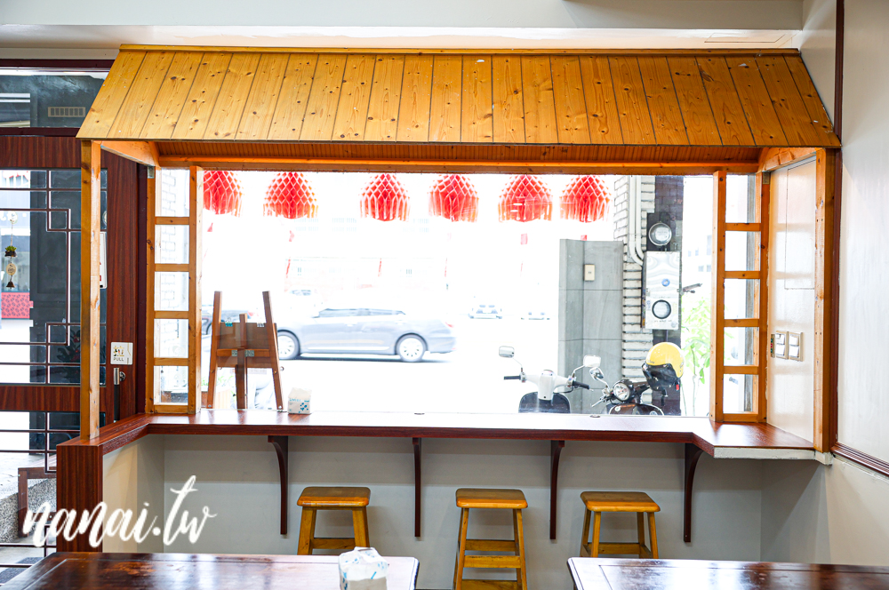 台中西屯新開萬家粉、麵館!必點招牌牛肉麵和麻辣特滷,吃過會再回訪 - Nana愛旅行札記 台中西屯新開萬家粉、麵館!必點招牌牛肉麵和麻辣特滷,吃過會再回訪 - Nana愛旅行札記