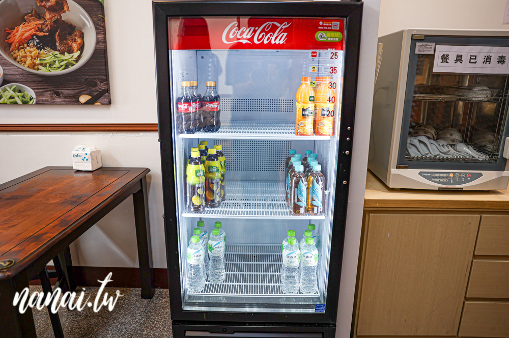 台中西屯新開萬家粉、麵館!必點招牌牛肉麵和麻辣特滷,吃過會再回訪 - Nana愛旅行札記 台中西屯新開萬家粉、麵館!必點招牌牛肉麵和麻辣特滷,吃過會再回訪 - Nana愛旅行札記