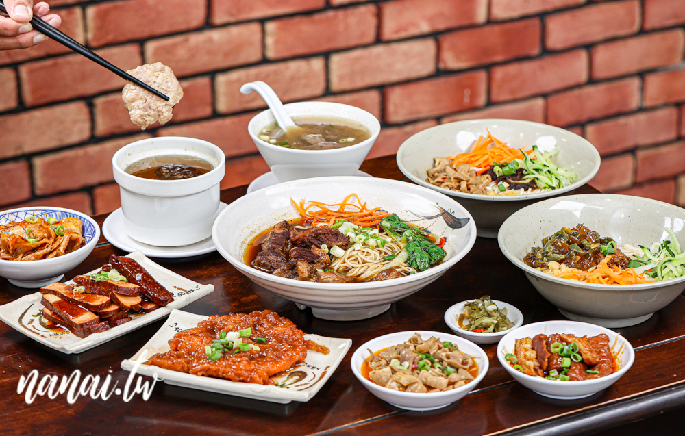 台中西屯新開萬家粉、麵館!必點招牌牛肉麵和麻辣特滷,吃過會再回訪 - Nana愛旅行札記 台中西屯新開萬家粉、麵館!必點招牌牛肉麵和麻辣特滷,吃過會再回訪 - Nana愛旅行札記