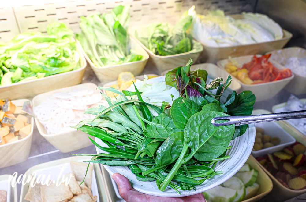 養鍋石頭涮涮鍋員林大同店！40多種蔬菜自助吧，白飯,飲料,冰淇淋任你吃 - Nana愛旅行札記