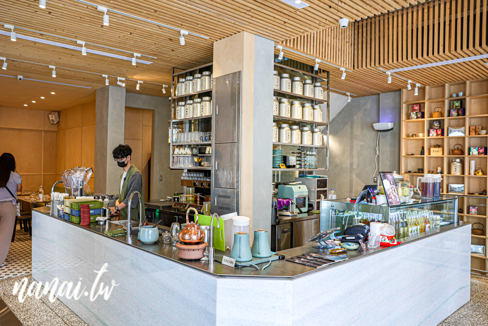 湯明茶樓台中店！台中人氣聚餐新地標，老宅文青茶樓，新式台菜料理 - Nana愛旅行札記