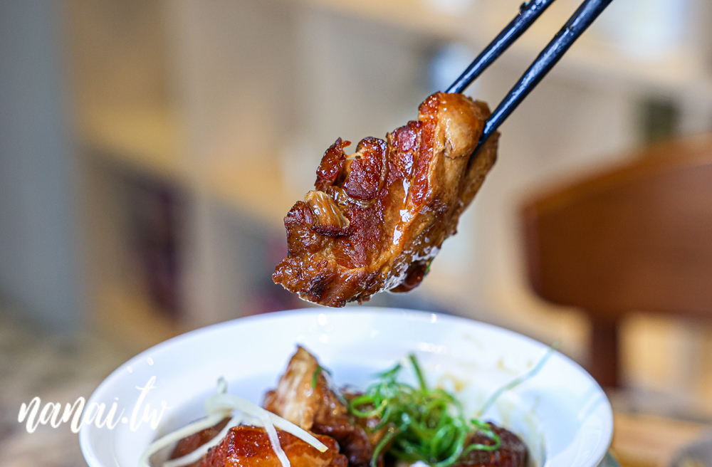 湯明茶樓台中店！台中人氣聚餐新地標，老宅文青茶樓，新式台菜料理 - Nana愛旅行札記