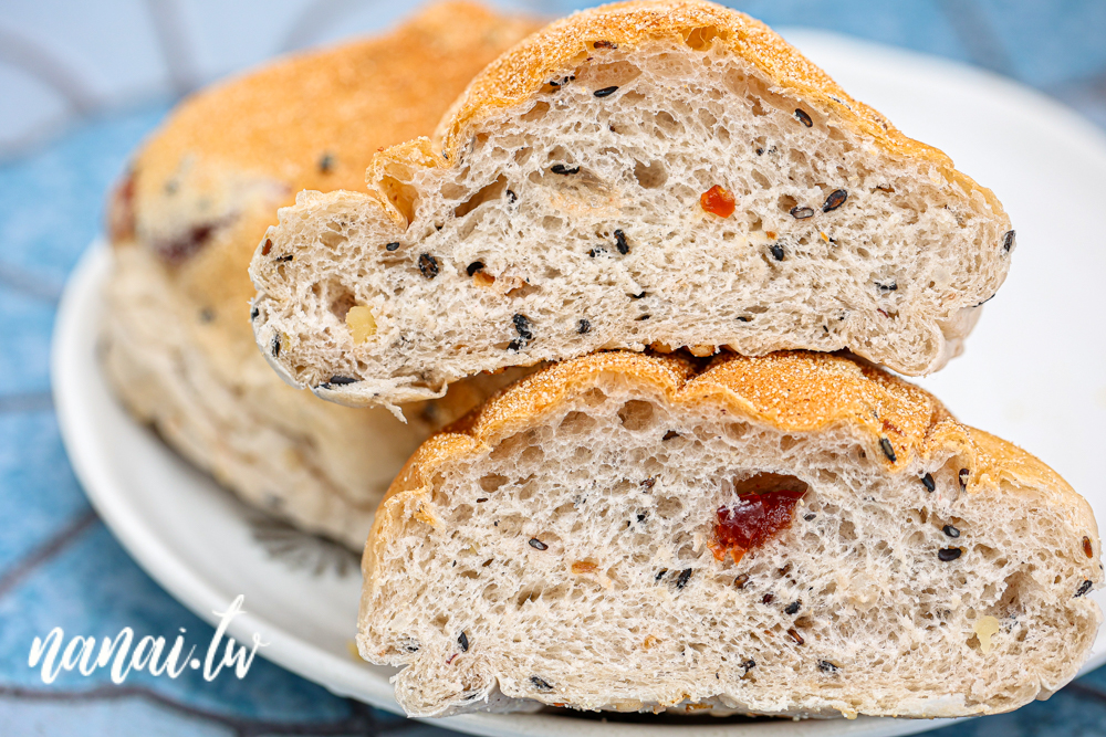 彰化田中進馨手作坊，沒有太多人宣傳的在地麵包店，必買田中餅 - Nana愛旅行札記