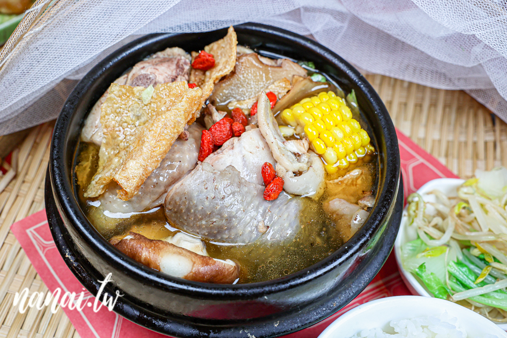 有春茶館！台中超人氣茶館，泡沫紅茶文化與在地小吃，外國客吃過都愛上 - Nana愛旅行札記