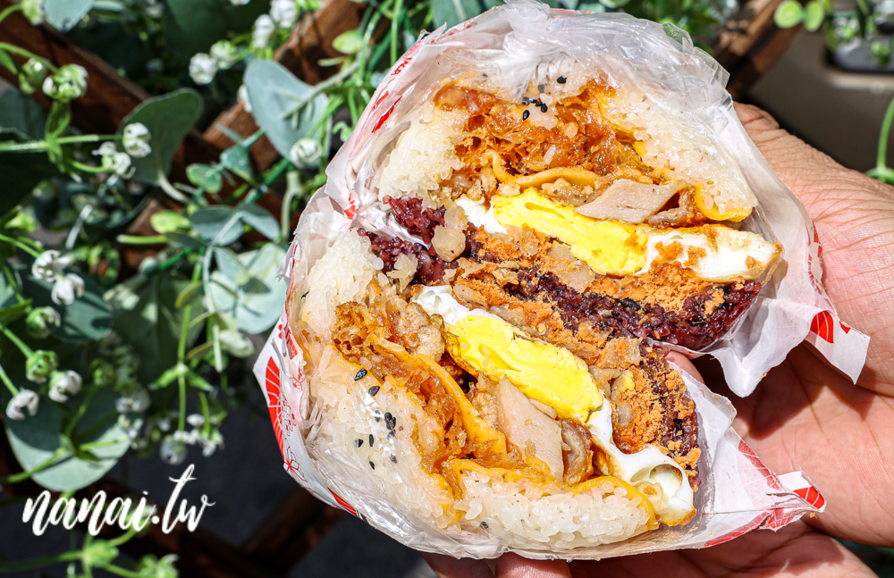 街口飯糰員林店！華成市場裡的美味飯糰，必點雙色肉蛋系列 - Nana愛旅行札記
