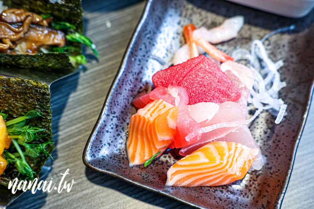 彰化員林吃到飽屯鱻火鍋，超豐富自助式百匯和火鍋 - Nana愛旅行札記