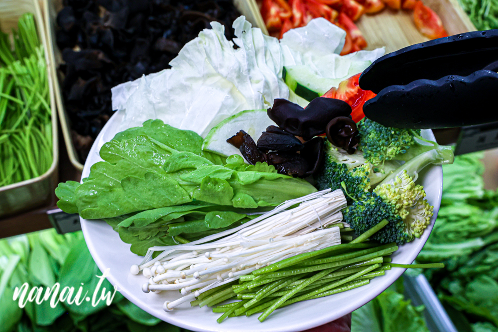 彰化員林吃到飽屯鱻火鍋，超豐富自助式百匯和火鍋 - Nana愛旅行札記