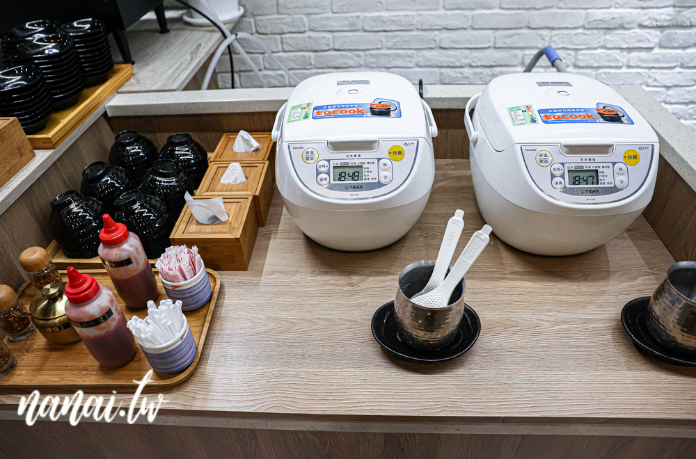 彰化市新開拉麵店！日出MAX拉麵，免費飲料、白飯、冰淇淋自助吧。濃厚雞白湯和濃厚海老湯 - Nana愛旅行札記