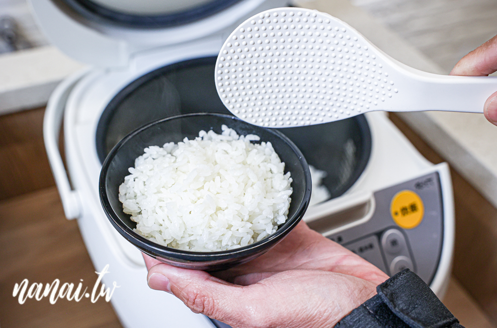 彰化市新開拉麵店！日出MAX拉麵，免費飲料、白飯、冰淇淋自助吧。濃厚雞白湯和濃厚海老湯 - Nana愛旅行札記