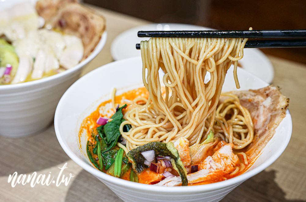 彰化市新開拉麵店！日出MAX拉麵，免費飲料、白飯、冰淇淋自助吧。濃厚雞白湯和濃厚海老湯 - Nana愛旅行札記