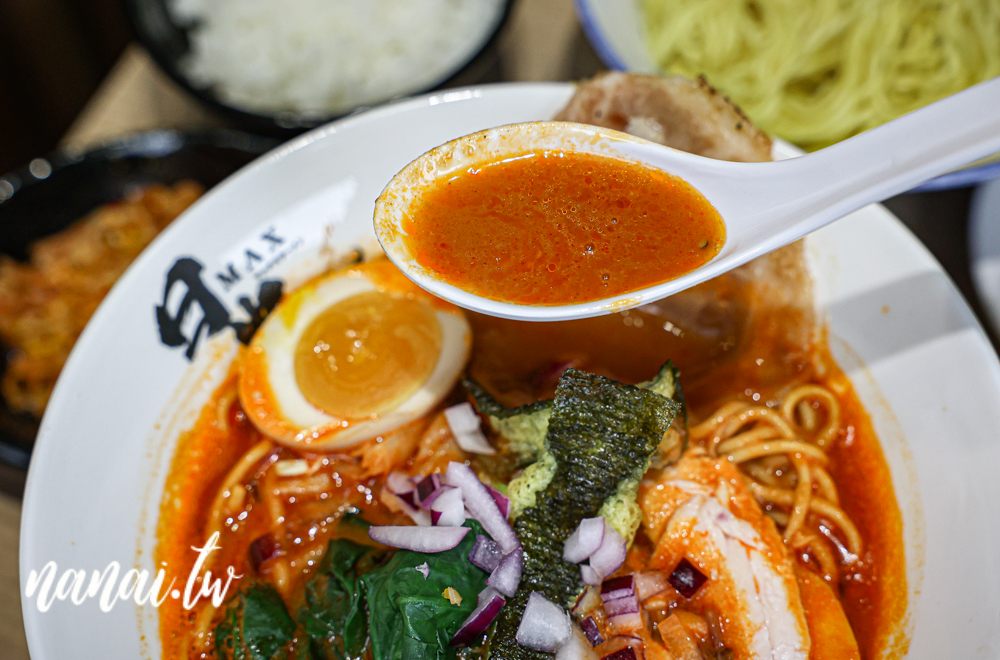 彰化市新開拉麵店！日出MAX拉麵，免費飲料、白飯、冰淇淋自助吧。濃厚雞白湯和濃厚海老湯 - Nana愛旅行札記