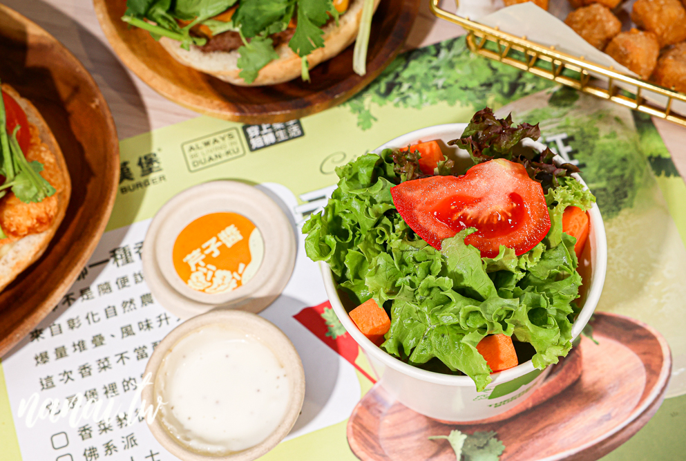 員林樂檸漢堡推出期間限定香菜花醬漢堡、香菜Mojito！ - Nana愛旅行札記