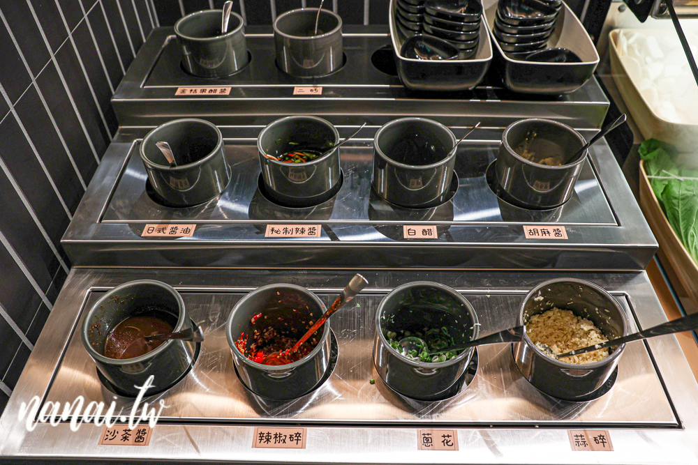 論石間鍋物員林店!必點爆炒石頭鍋,小農蔬菜自助吧 - Nana愛旅行札記 論石間鍋物員林店!必點爆炒石頭鍋,小農蔬菜自助吧 - Nana愛旅行札記