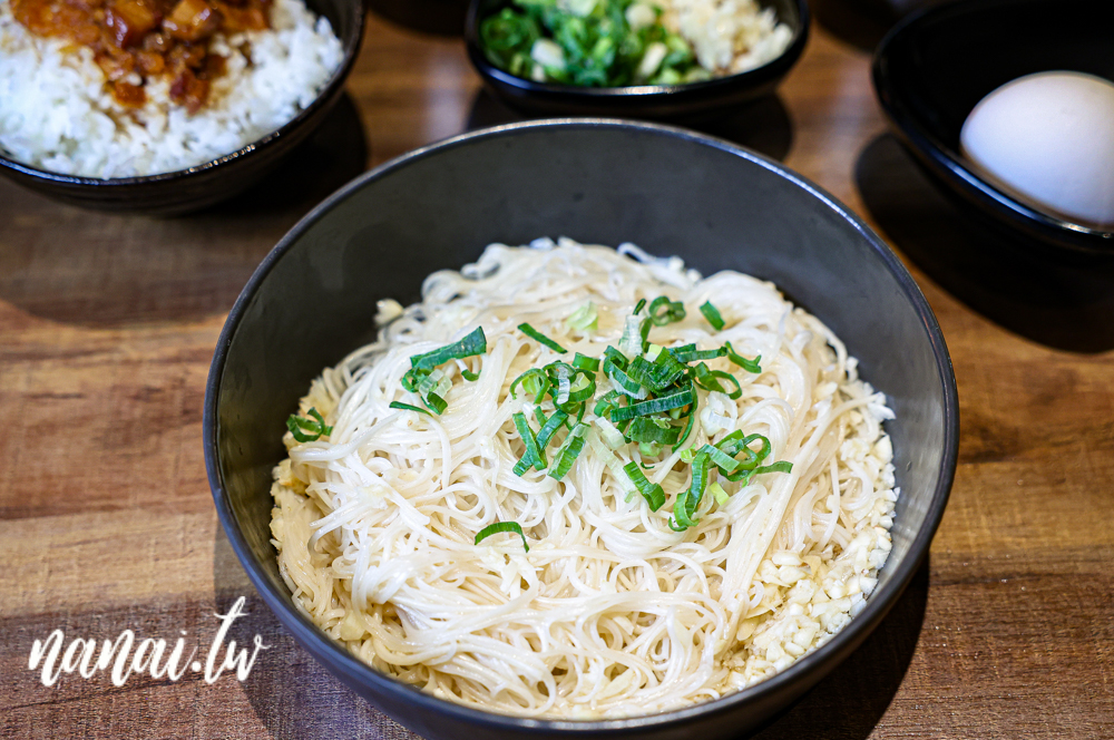 論石間鍋物員林店!必點爆炒石頭鍋,小農蔬菜自助吧 - Nana愛旅行札記 論石間鍋物員林店!必點爆炒石頭鍋,小農蔬菜自助吧 - Nana愛旅行札記