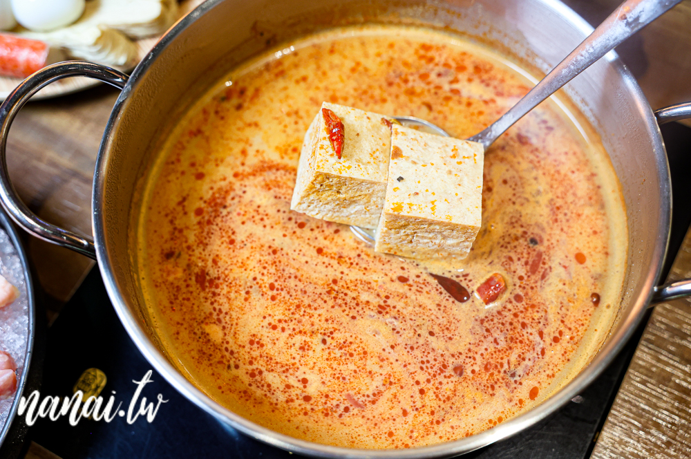 論石間鍋物員林店!必點爆炒石頭鍋,小農蔬菜自助吧 - Nana愛旅行札記 論石間鍋物員林店!必點爆炒石頭鍋,小農蔬菜自助吧 - Nana愛旅行札記