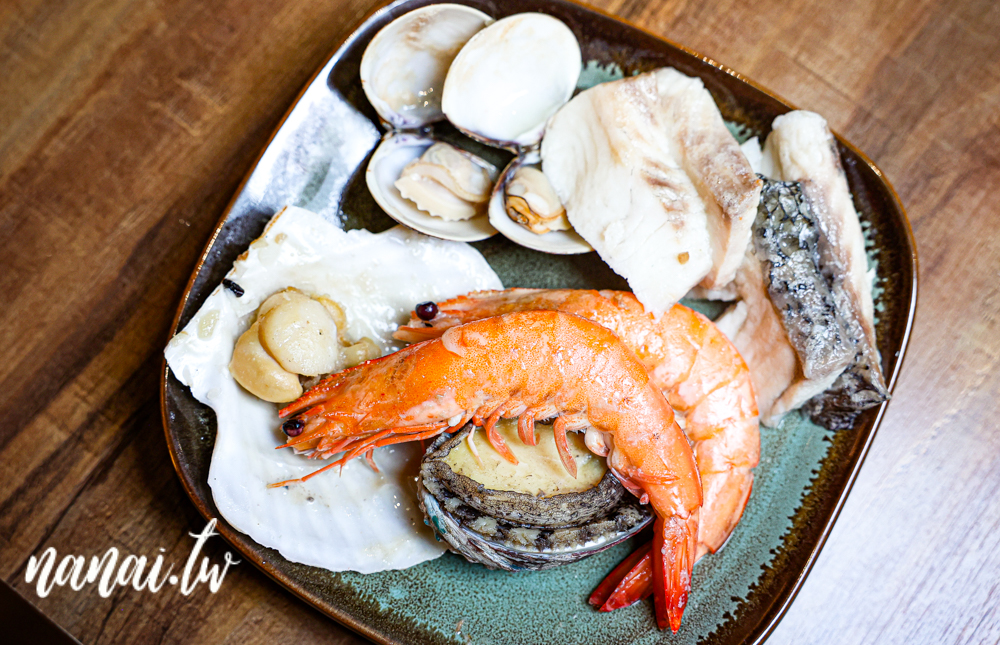 論石間鍋物員林店!必點爆炒石頭鍋,小農蔬菜自助吧 - Nana愛旅行札記 論石間鍋物員林店!必點爆炒石頭鍋,小農蔬菜自助吧 - Nana愛旅行札記