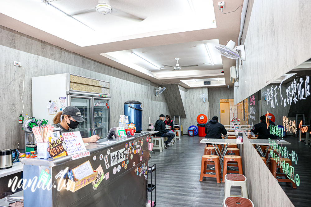 餅霸天下×粉漿脆皮蛋餅！彰師大附近現點現做脆皮粉漿蛋餅，必點霸味雙豬 - Nana愛旅行札記