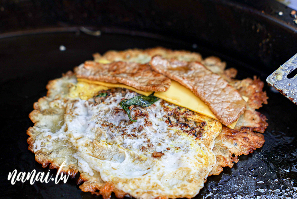 餅霸天下×粉漿脆皮蛋餅！彰師大附近現點現做脆皮粉漿蛋餅，必點霸味雙豬 - Nana愛旅行札記